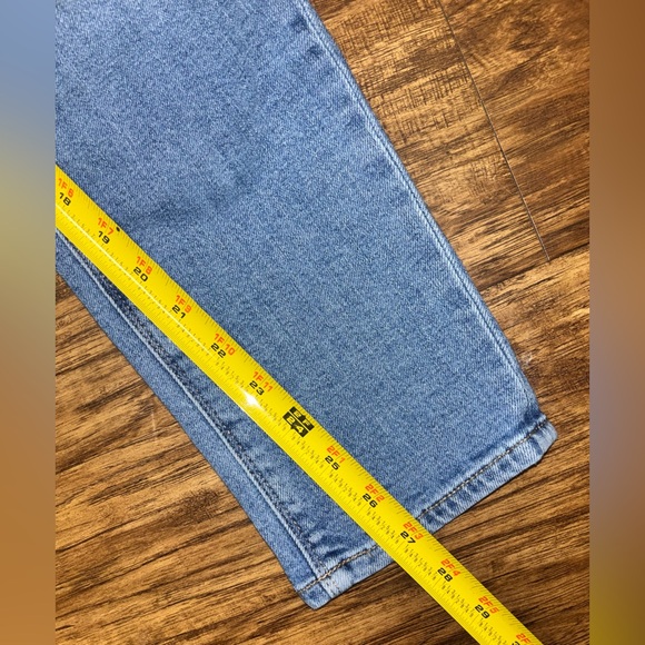 American Eagle Mom Jeans Size 4 - Picture 10 of 11